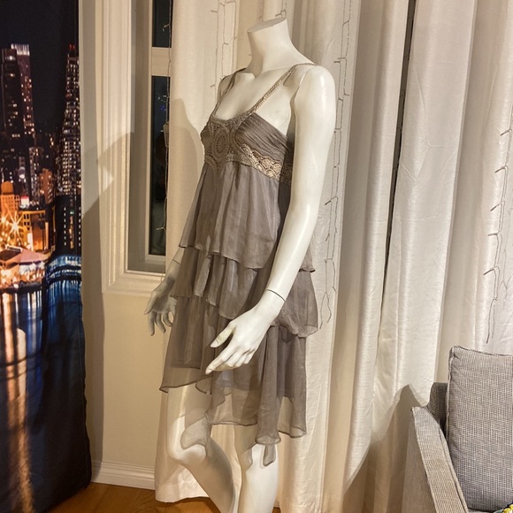 Dress - Picture 3 of 8